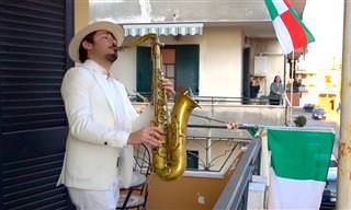 Saxofonista italiano dá um concerto muito especial