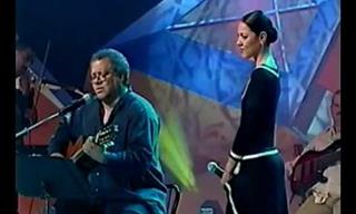 Pablo Milanez e sua filha Lynn cantam  a canção Yolanda