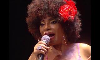 Elza Soares canta "Malandro" e encanta