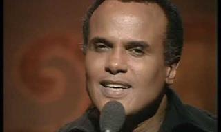 Harry Belafonte canta e emociona em "Island in the Sun"